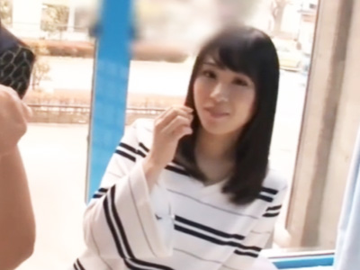 ベビーカーを押すママさんが他人棒を前にメス犬へと変貌して夫の傍で種付け受け入れｗ