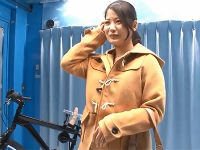 アクメ自転車→即パコの流れで休む間もなく連続でイカされる美女