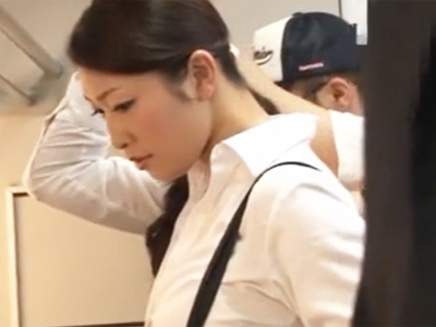 エロボディのミニスカ美人教師が満員電車で種付け痴漢被害に‥